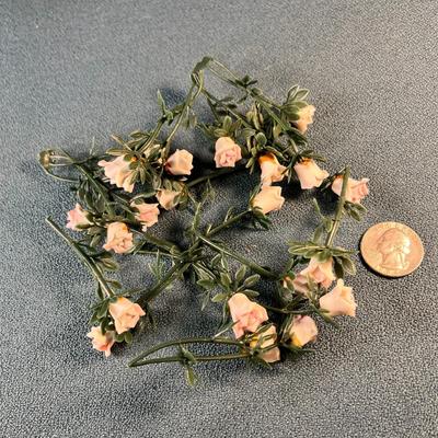 BUNCH OF CERAMIC LITTLE ROSE BUDS ON PLASTIC STEMS