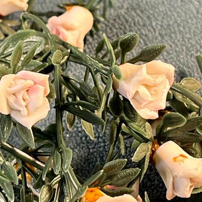 BUNCH OF CERAMIC LITTLE ROSE BUDS ON PLASTIC STEMS