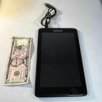 BLACK LENOVO TABLET MODEL A5500-F w/ CHARGING CORD