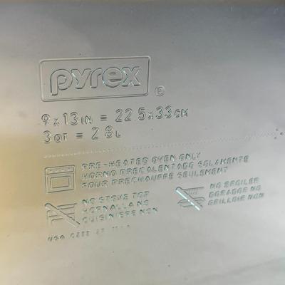 PYREX CLEAR 9" x 13" BAKING DISH WITH HANDLES