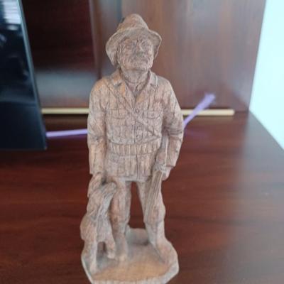 Hand Carved Wood Hunter With Dog and Rifle Gun 6 1/2 Inch