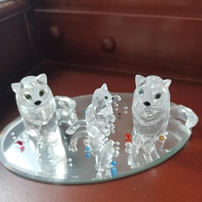 Swarovski cat family w\ mirror base and loose crystals