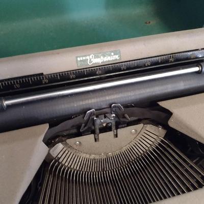 Vintage Royal Senior Companion Manual Typewriter in Hard Carry Case