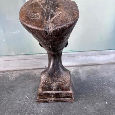 Egyptian Queen Nefertiti statue head