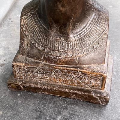 Egyptian Queen Nefertiti statue head