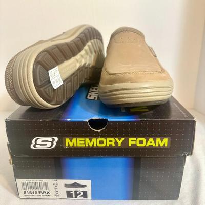 New Men Skechers Classic Fit Air Cooled in Light Brown Sized 12