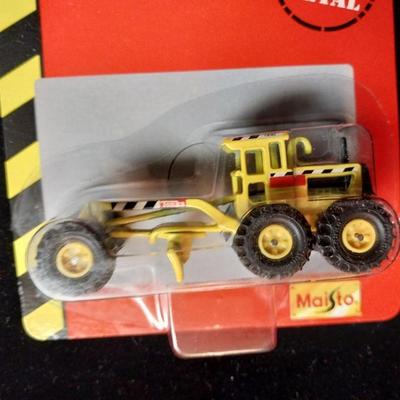 2 NEW TONKA COLLECTIBLE DIE-CAST VEHICLES