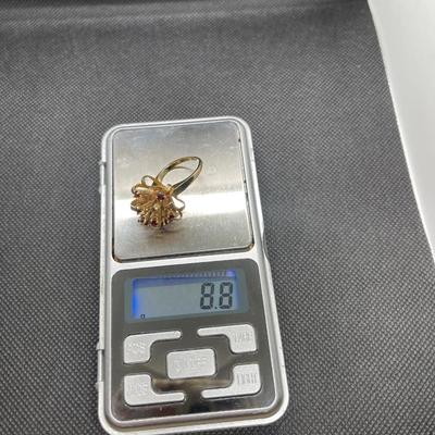 14k Gold ring with Garnet stones - Sz 7