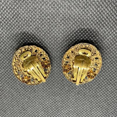W. Germany Glass Cameo Clip on Earring "Mourning cameo"