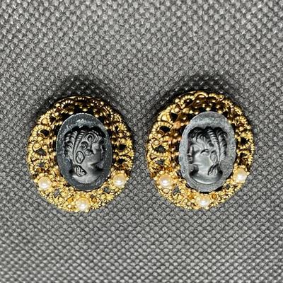 W. Germany Glass Cameo Clip on Earring 