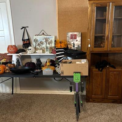 Lot 3: More Halloween & Cabinet