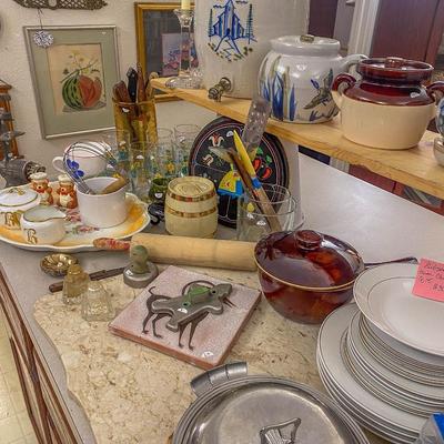 Lot 15 - Kitchen items and Art