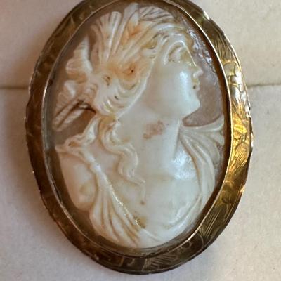Vintage 10kt Gold Cameo Pendant-Brooch