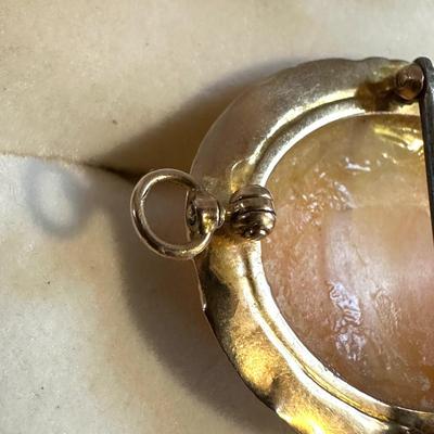 Vintage 10kt Gold Cameo Pendant-Brooch