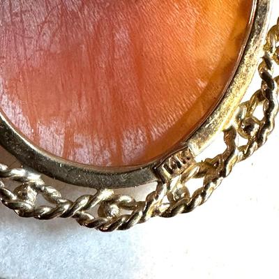 Vintage 14kt Gold Cameo Pendant-Brooch