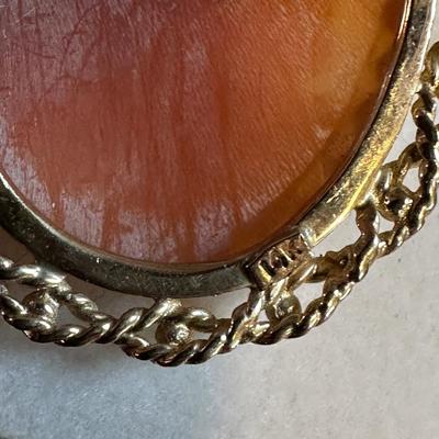 Vintage 14kt Gold Cameo Pendant-Brooch