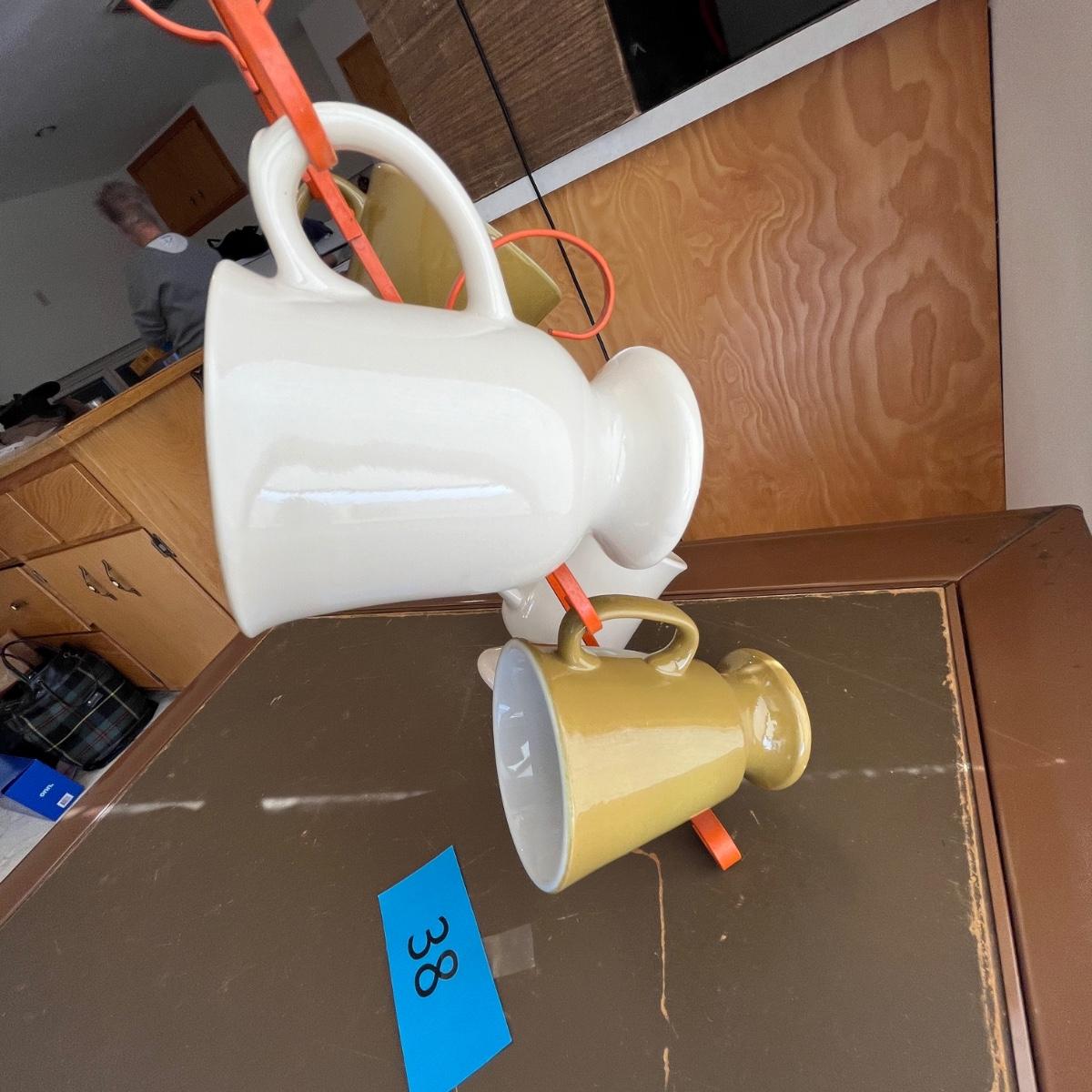 Vintage coffee mugs & stand | EstateSales.org