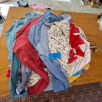 Lot 4 of tops