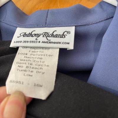 Lot 5 of Women's tops