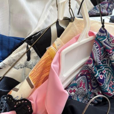 Lot 11 Women's tops