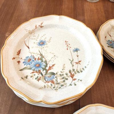 Lot #95 MIKASA "Blue Daisies" Dinnerware