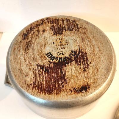 Lot #100  Magnalite Covered Pot - 5 quart