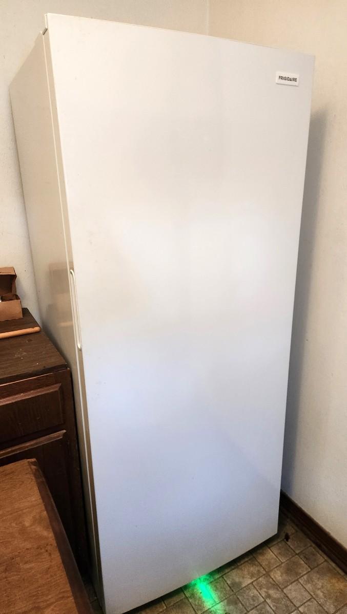Lot 137 Good Even Temp Frigidaire Standup Freezer
