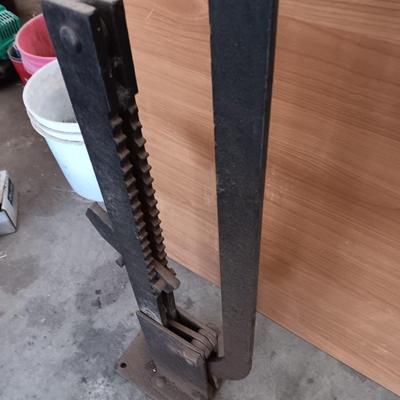 Vintage Jack - post puller