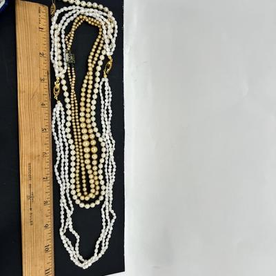 Faux Pearl Necklaces Pinks