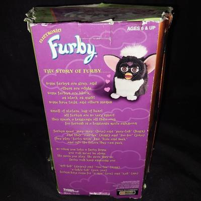 VINTAGE FURBY BY TIGER ELECTRONICS WITH TAG ATTACHED