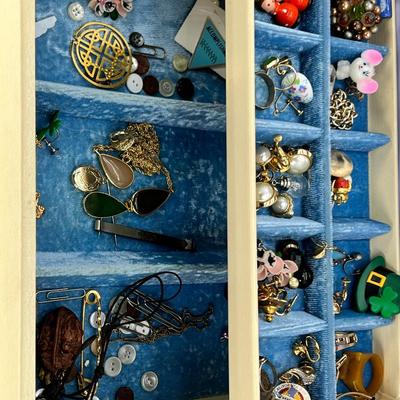 Costume jewelry and Vintage box