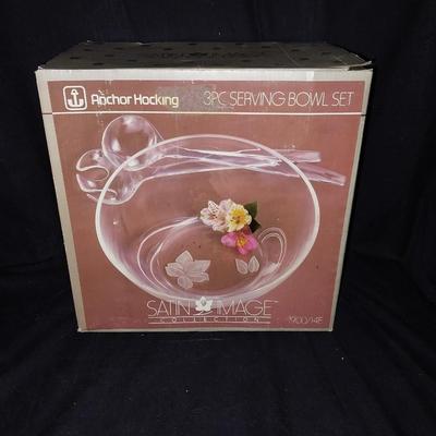 ANCHOR HOCKING GLASS SERVING BOWL