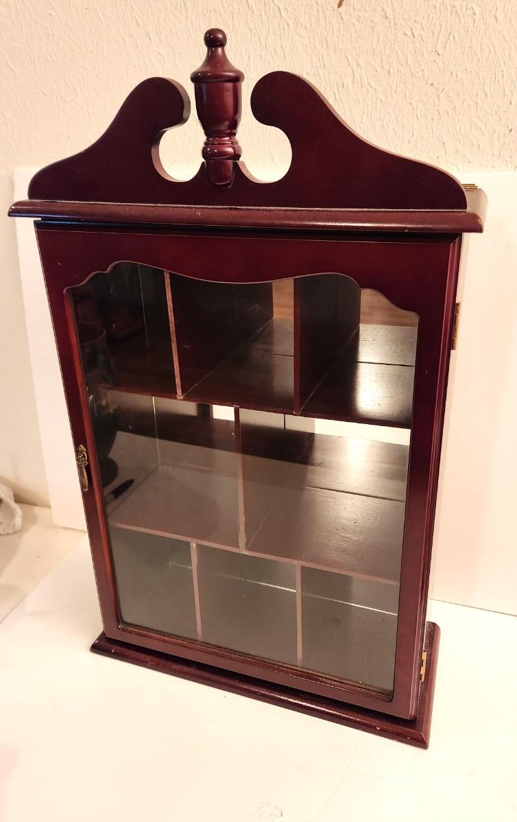 Lot 70 Mahogany Finish What Not