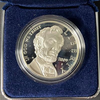 United States Mint - Abraham Lincoln Commemorative Silver Dollar 