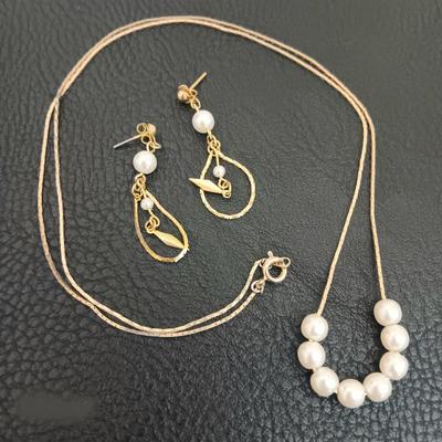 8 Pearl Necklace and Earrings