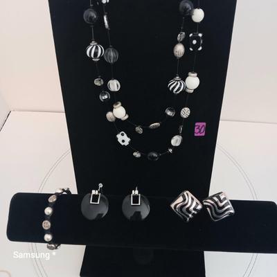 Black & White Beaded Necklace and Earring Assortment