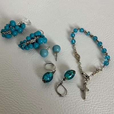 Sterling Silver Turquoise Jewelry and Assorted Turquoise Colored Beads