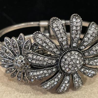 Sparkly flower jewelry