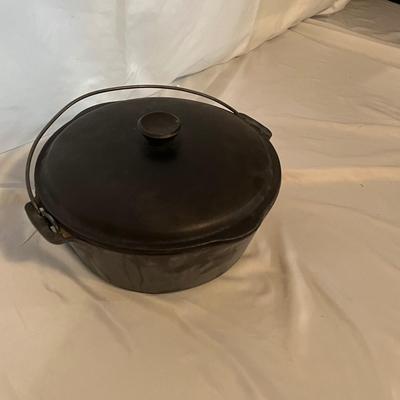 Cast Iron Dutch Oven Pot No. 8 (K-MK)