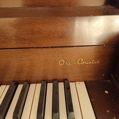 starck ori coustic piano
