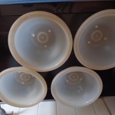 8 plastic mcm bowls