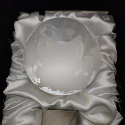 Godinger Shannon Crystal Ireland Crystal Etched Globe w Base