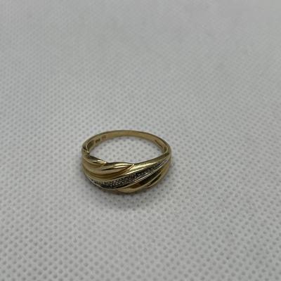 Gold 10k band ring