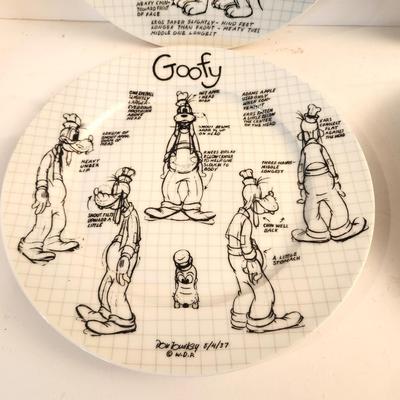 Lot #82 Set of 4 Disney Sketch Book Plates - Pluto, Goofy