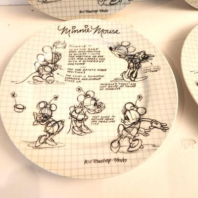 Lot #83 Set of 4 Disney Sketch Book Minnie Mouse Plates