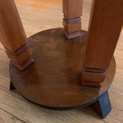 Tall Round Table/Stand (B3-HS)