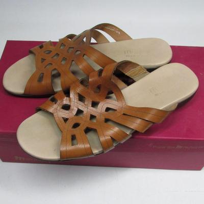 Munro American Tan Leather Malia Slip On Shoes