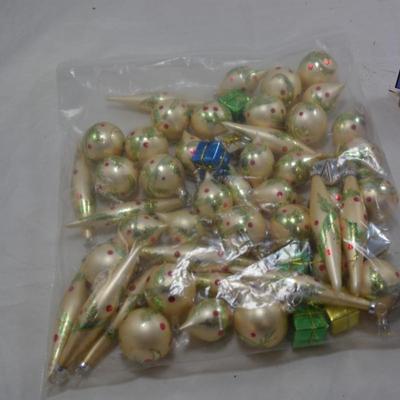 Lot of Smaller Vintage Christmas Ornaments