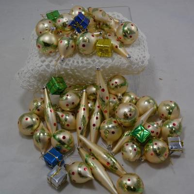 Lot of Smaller Vintage Christmas Ornaments