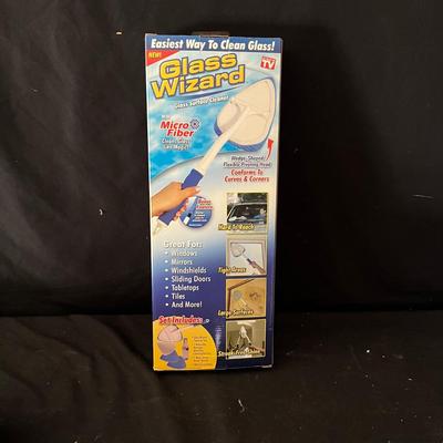 New In Box Solar Lights, Spin Scrubber & More (DR-RG)